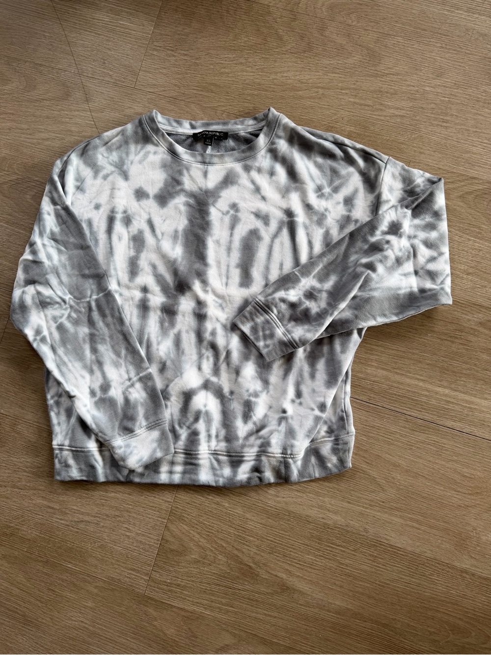 Banana Republic Women's Gray Tie-Dye Crewneck Sweatshirt